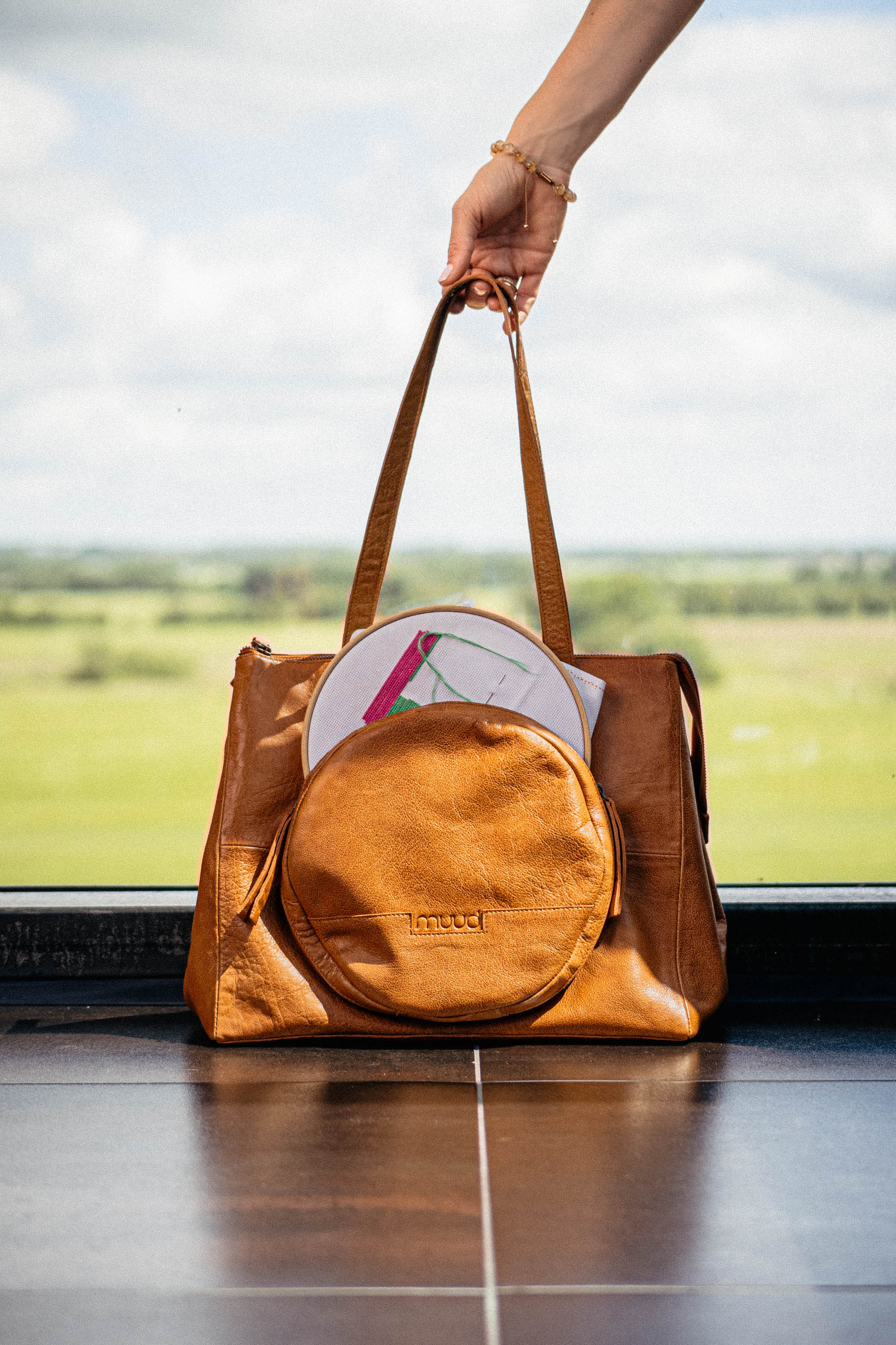 Fro project bag | Leather Shopper for Embroidery | muud Fro project bag | Leather Shopper for Embroidery | muud