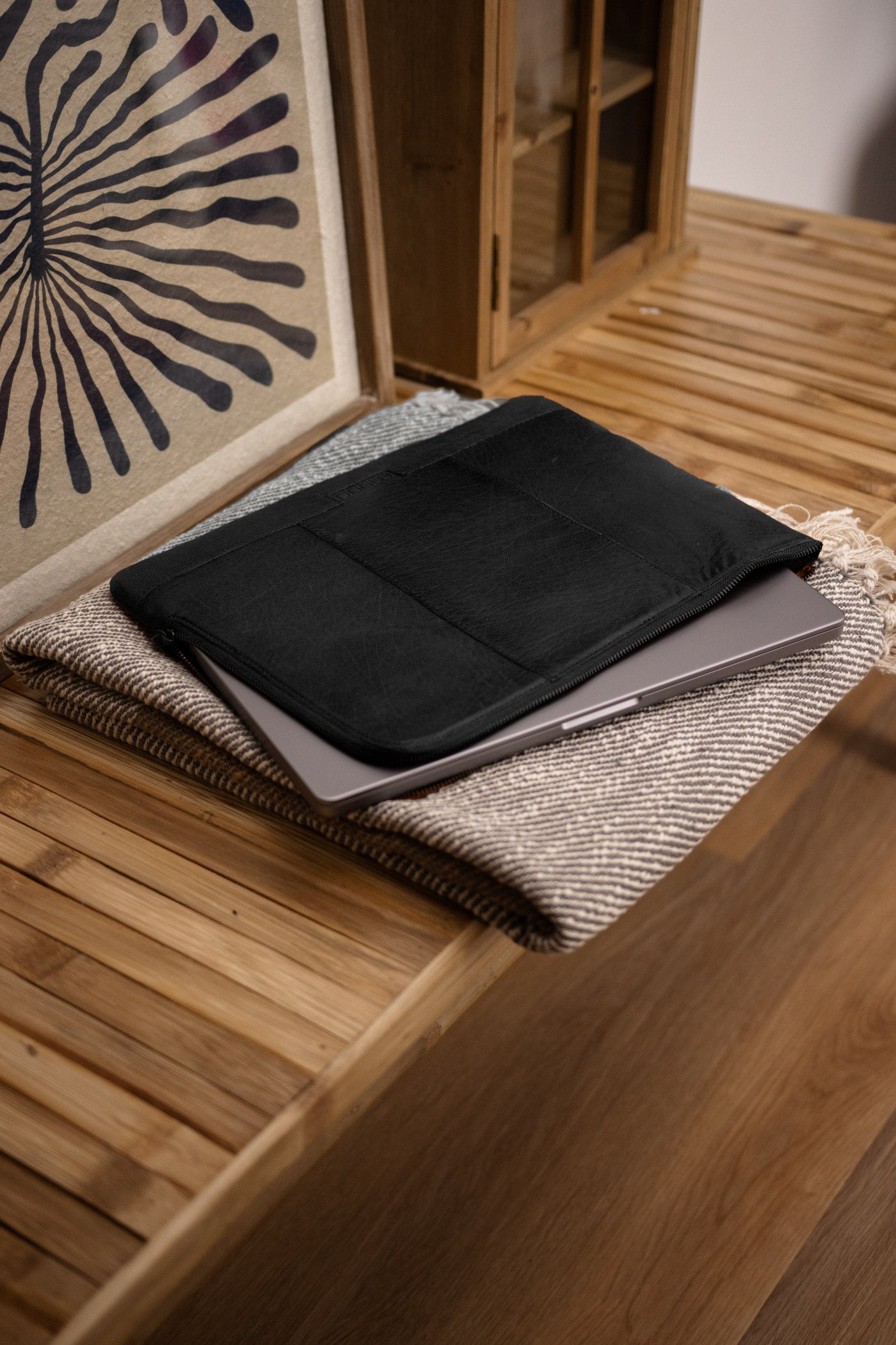 muud Copenhagen Sleeve Sleeve Black