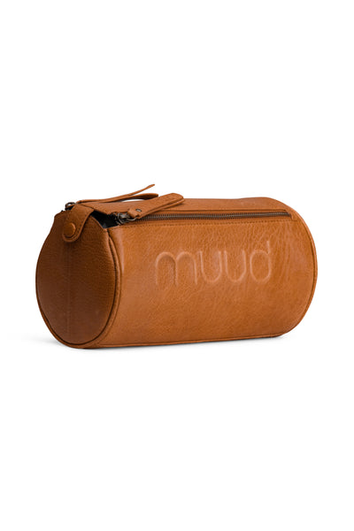 muud Drew Toiletry Bag Kampagne Whisky