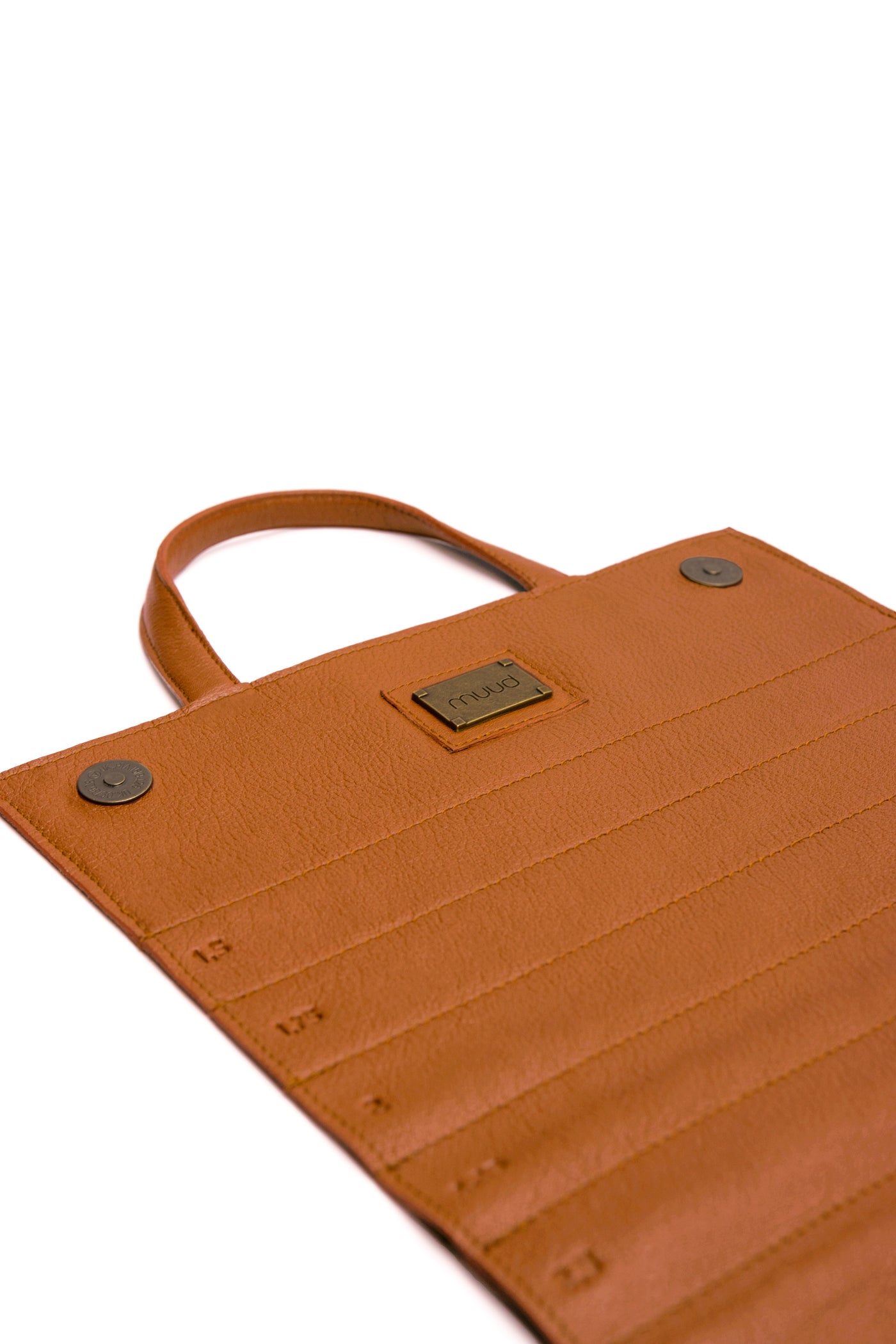 muud Gloss Needle Case Whisky