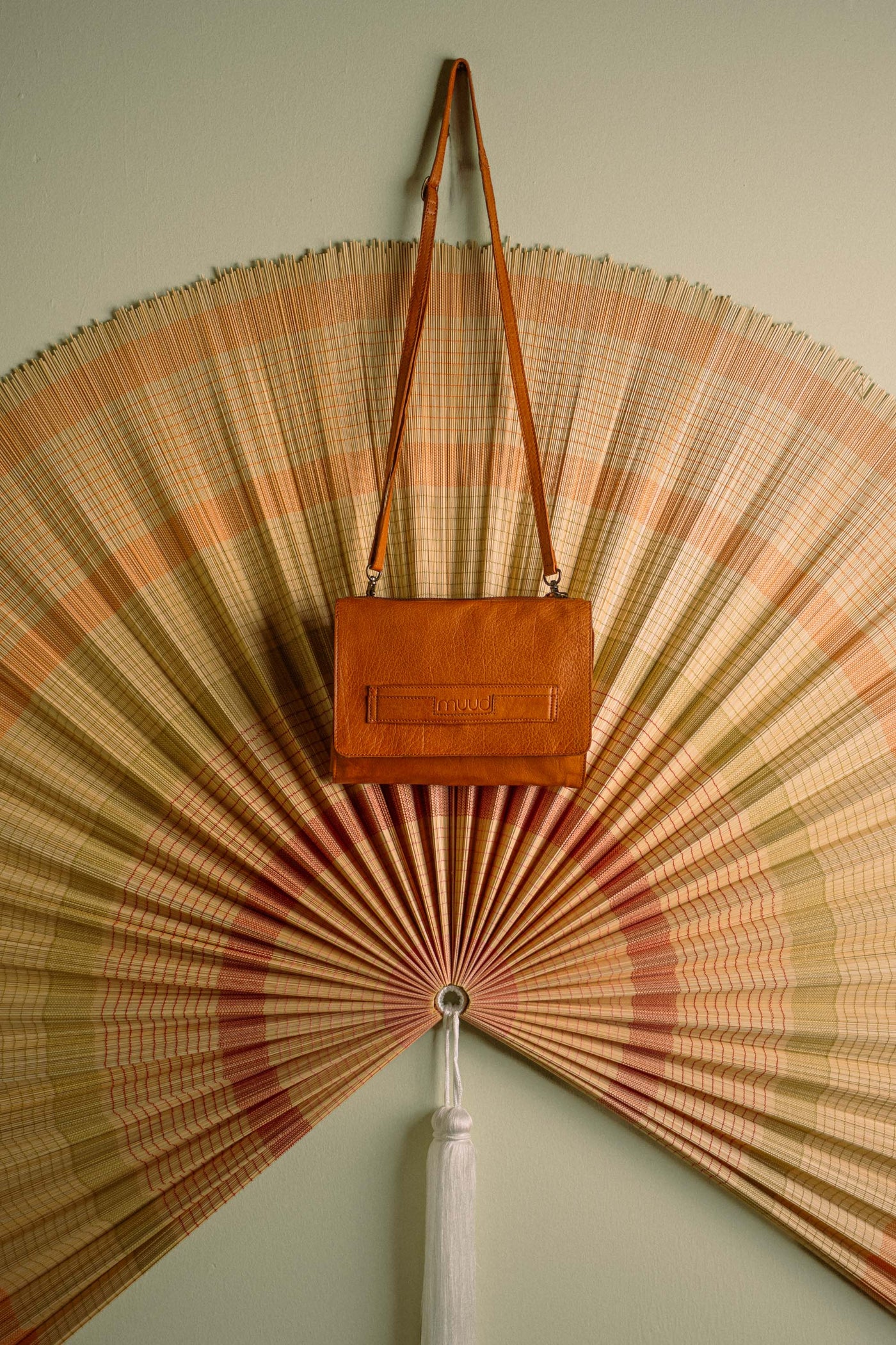muud Gro Crossbody Pre-news Whisky