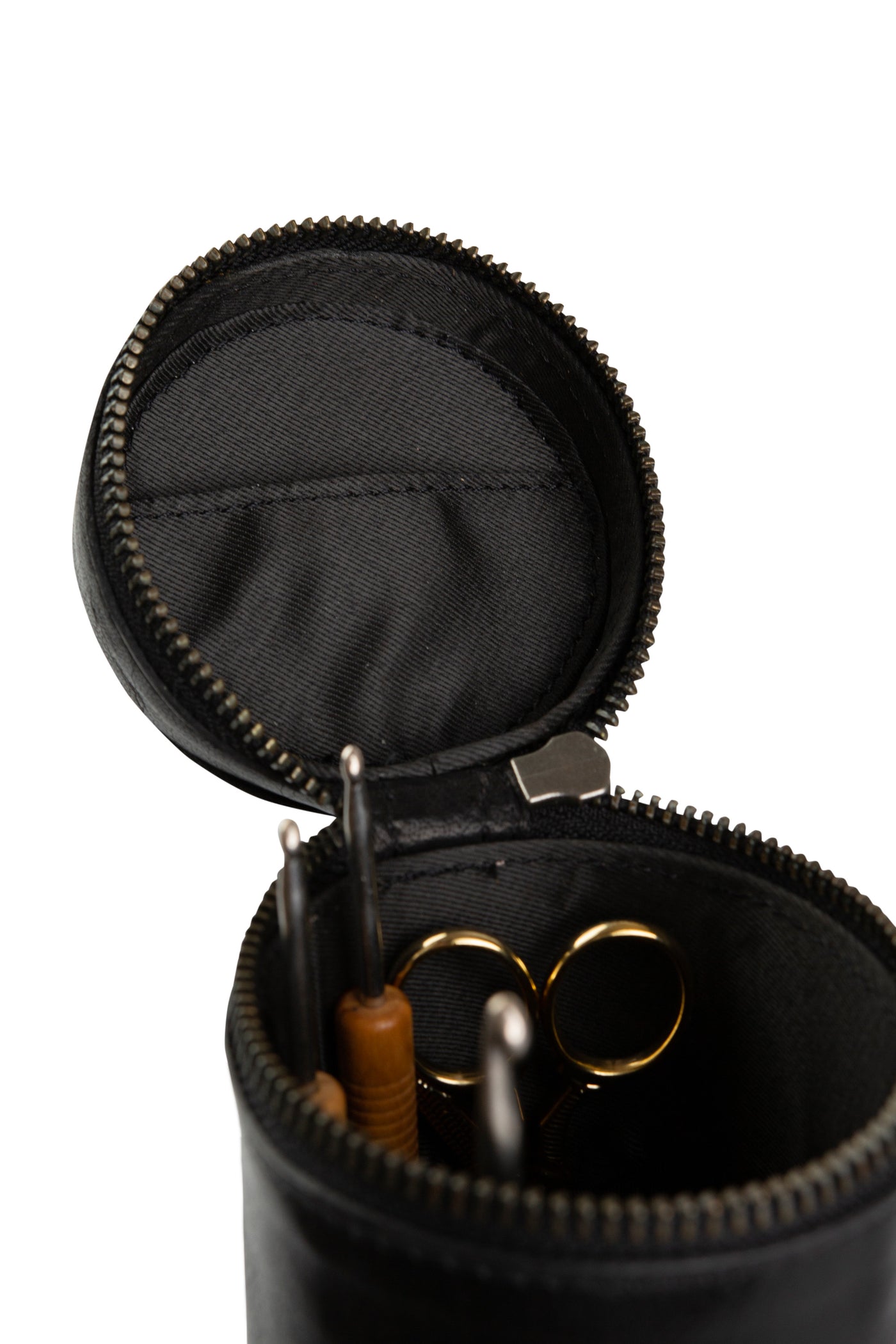 muud Holly Canister Needle Storage Black